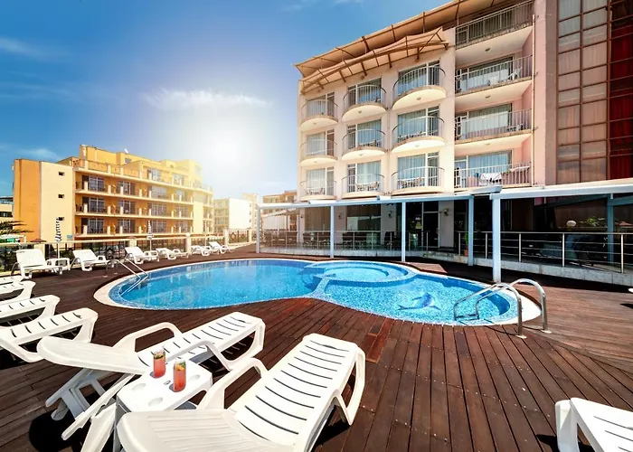 свети николай מלון 3*