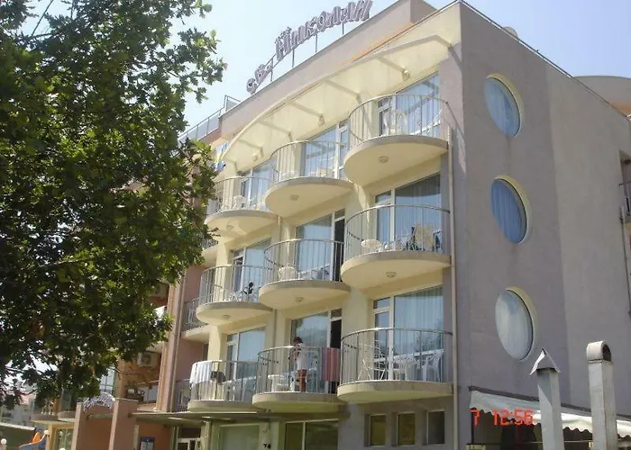 свети николай 3* פרימורסקו